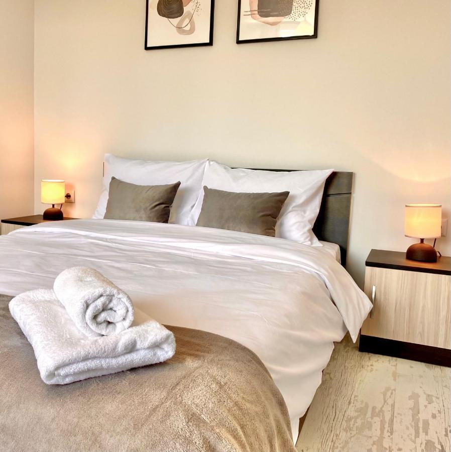 Cozy & Modern 1Br Apart For 4 Guests Next To Medical University & Free Parking Stara Zagora Ngoại thất bức ảnh