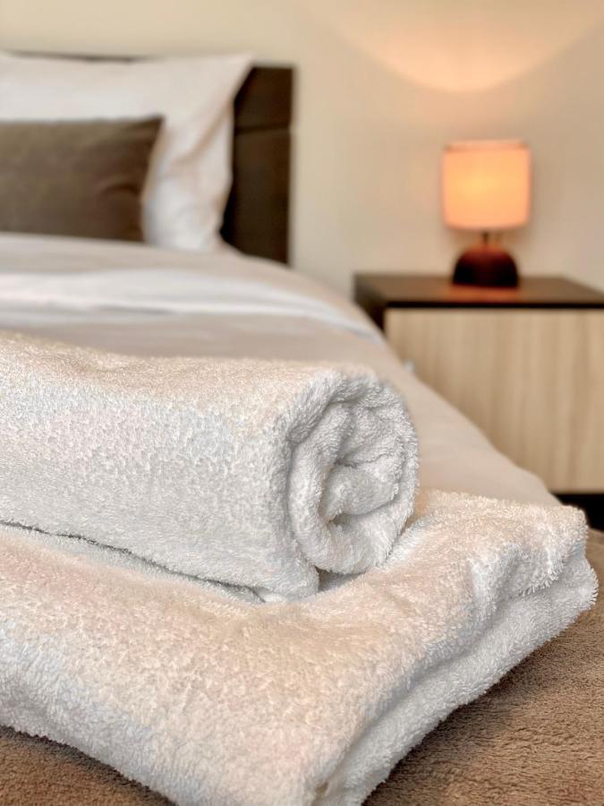 Cozy & Modern 1Br Apart For 4 Guests Next To Medical University & Free Parking Stara Zagora Ngoại thất bức ảnh