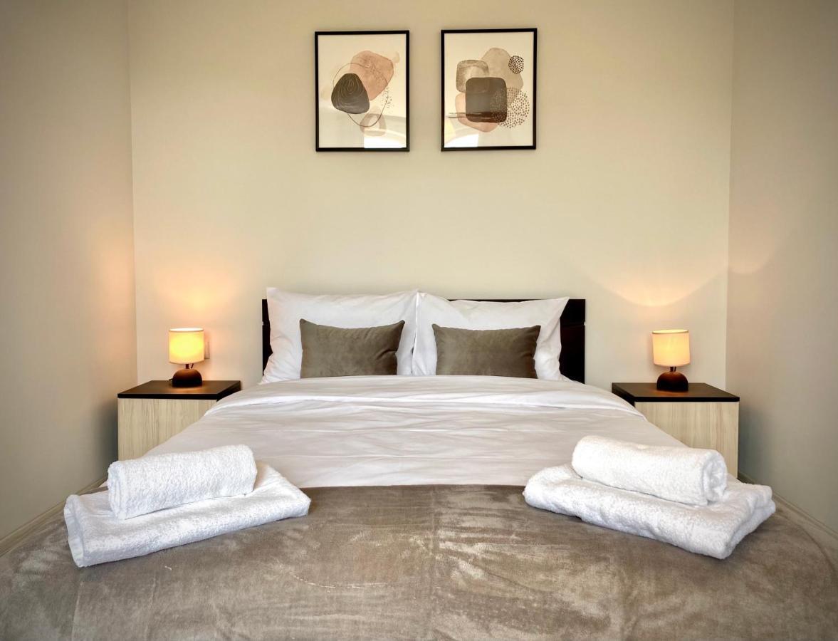 Cozy & Modern 1Br Apart For 4 Guests Next To Medical University & Free Parking Stara Zagora Ngoại thất bức ảnh