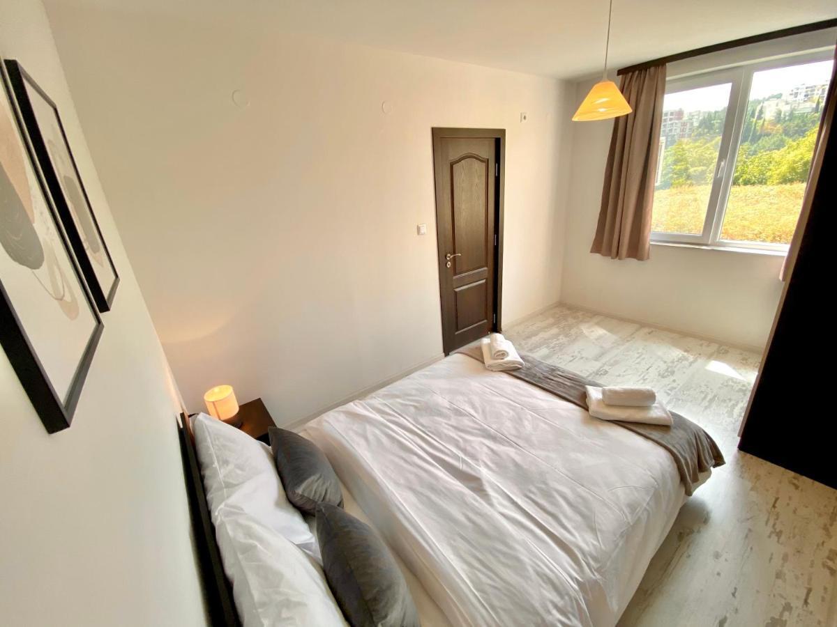 Cozy & Modern 1Br Apart For 4 Guests Next To Medical University & Free Parking Stara Zagora Ngoại thất bức ảnh