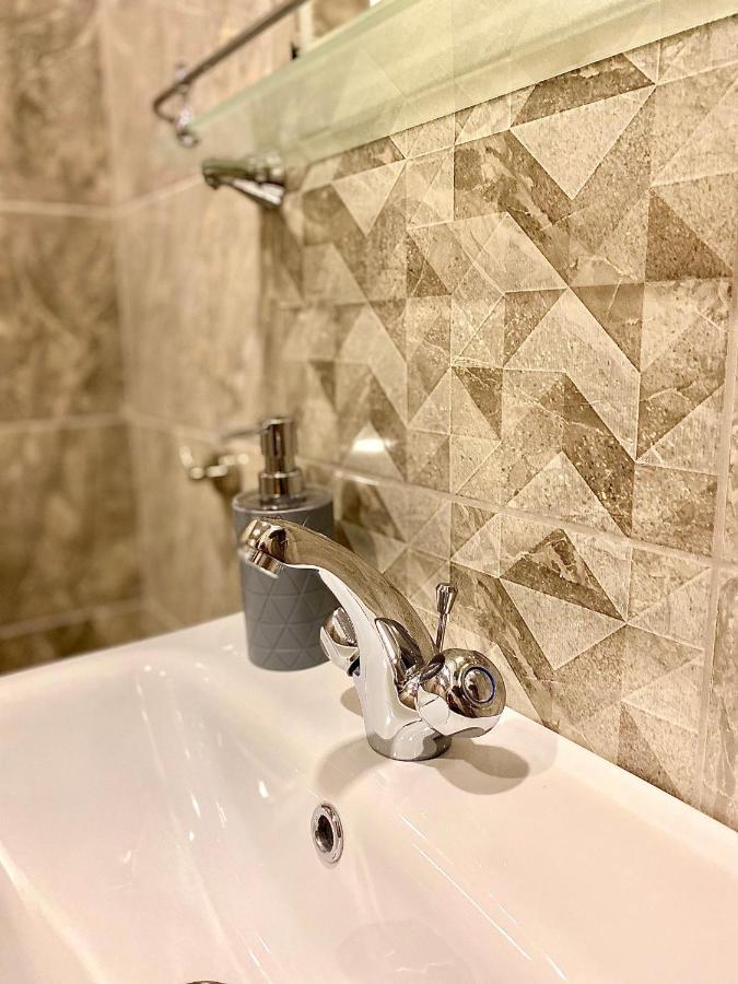 Cozy & Modern 1Br Apart For 4 Guests Next To Medical University & Free Parking Stara Zagora Ngoại thất bức ảnh